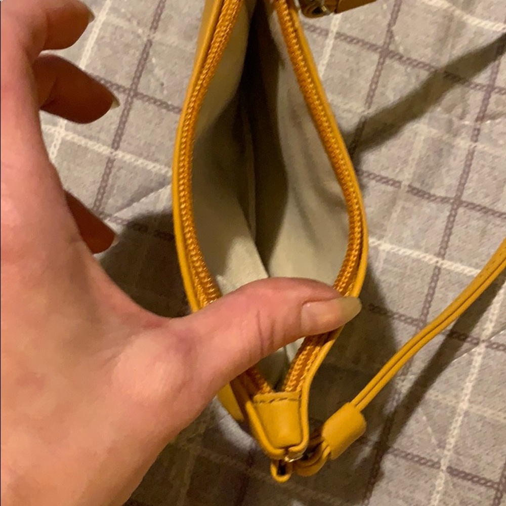 Tan wristlet - Picture 3 of 3